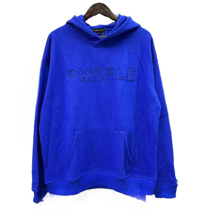 Le nouveau sweat à capuche et le nouveau t-shirt polyvalents vous permettent de changer facilement de style, vous gardant ainsi en confiance à tout moment