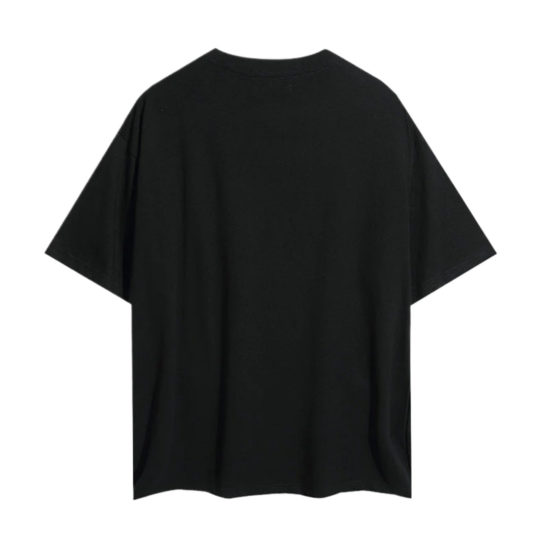 La nueva camiseta minimalista de manga corta ofrece una experiencia de estilo sencilla que te permite mostrar tu estilo personal durante las actividades de verano