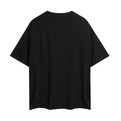 La nueva camiseta minimalista de manga corta ofrece una experiencia de estilo sencilla que te permite mostrar tu estilo personal durante las actividades de verano