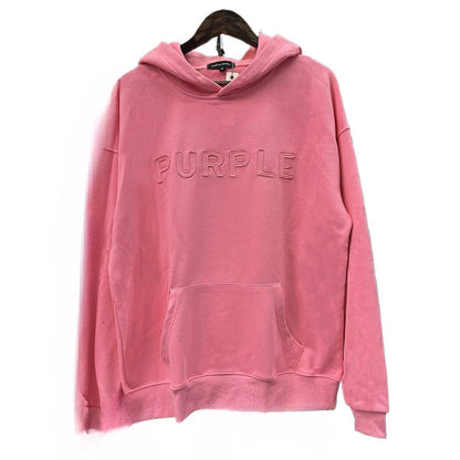Le nouveau sweat à capuche et le nouveau t-shirt polyvalents vous permettent de changer facilement de style, vous gardant ainsi en confiance à tout moment
