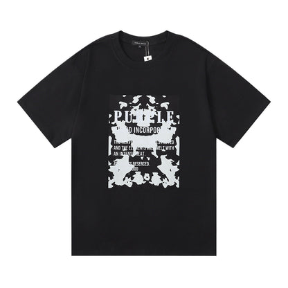 La nueva camiseta clásica de manga corta añade infinitas posibilidades a tus conjuntos de verano y mantiene tu estilo fresco en todo momento