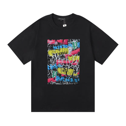 La nueva camiseta minimalista de manga corta muestra un estilo clásico que hace que tus atuendos cotidianos sean sencillos