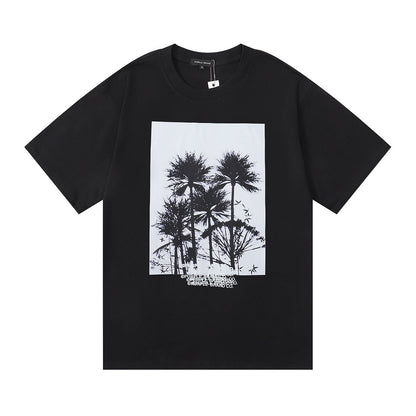 La nueva camiseta clásica de manga corta presenta un diseño simple que hace que tus atuendos diarios sean más versátiles y elegantes