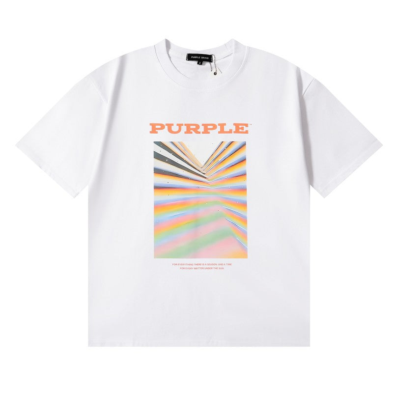 Le nouveau sweat à capuche et le nouveau t-shirt polyvalents vous permettent de changer facilement de style, vous gardant ainsi en confiance à tout moment