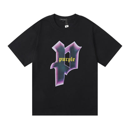 La nueva y elegante camiseta de manga corta añade energía a tus conjuntos de verano y te permite destacar en cualquier entorno