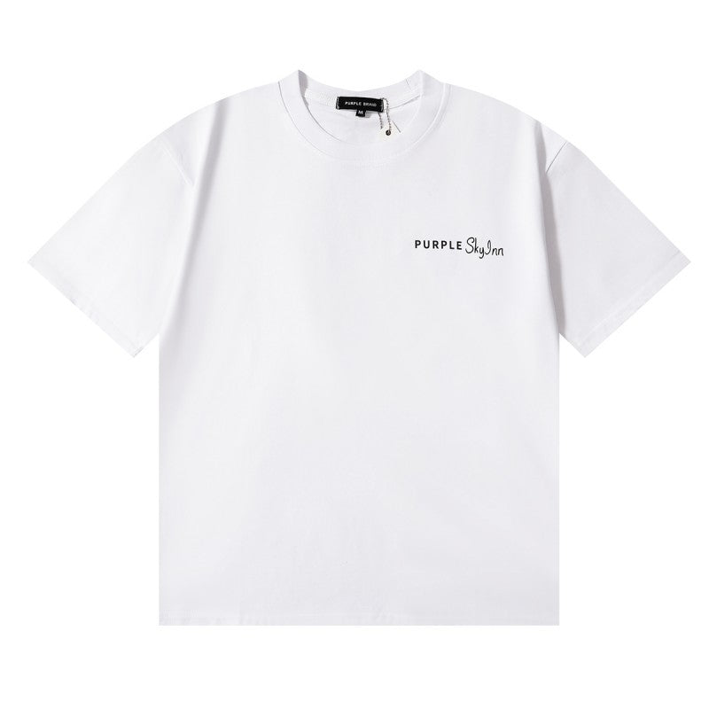 Le nouveau sweat à capuche et le nouveau t-shirt polyvalents vous permettent de changer facilement de style, vous gardant ainsi en confiance à tout moment