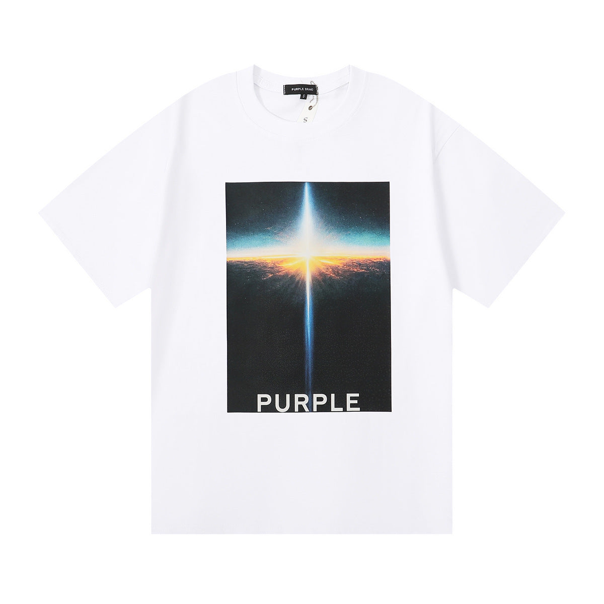 Nueva camiseta minimalista de manga corta adecuada para diversas ocasiones que añade un toque relajado a tus conjuntos