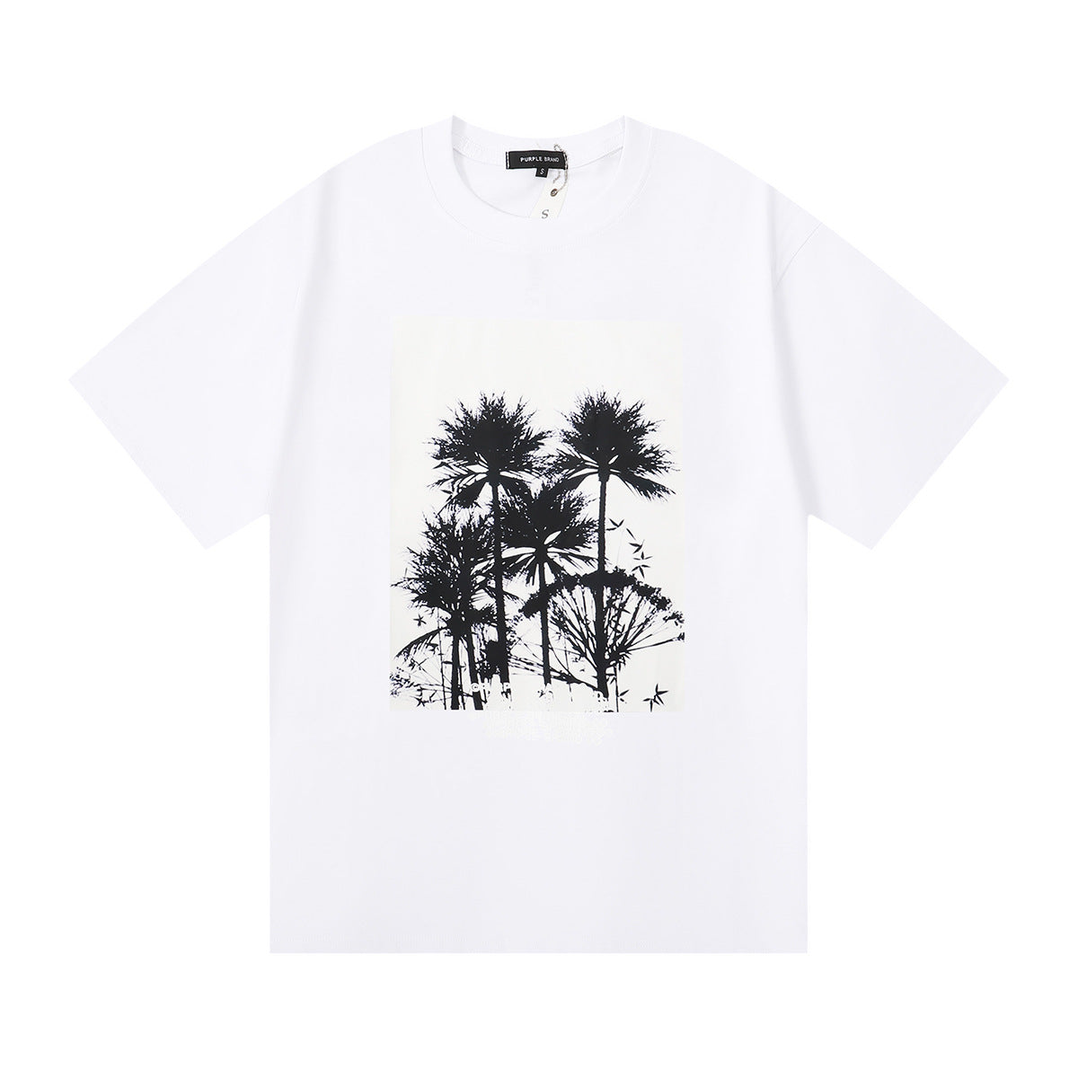 La nueva camiseta clásica de manga corta presenta un diseño simple que hace que tus atuendos diarios sean más versátiles y elegantes
